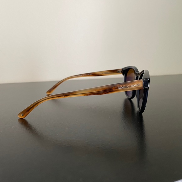 Giorgio Armani Sunglasses - Picture 4 of 5